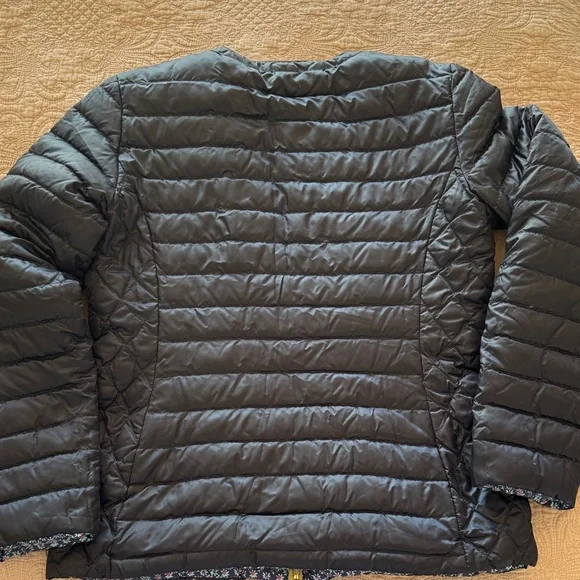 Lilly Pulitzer reversible down jacket Navy/floral - Picture 16 of 17